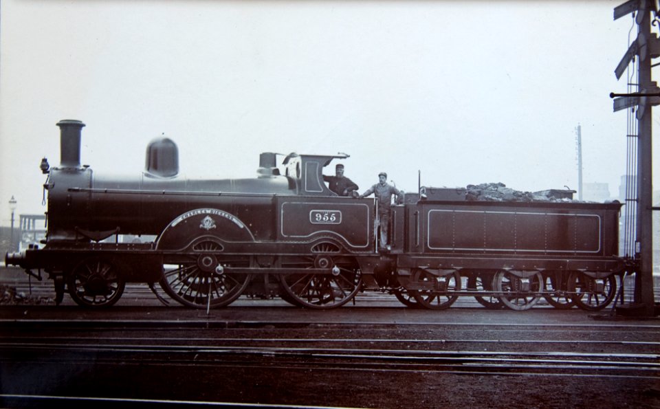 2-4-0 L&NWR 955 Charles Dickens