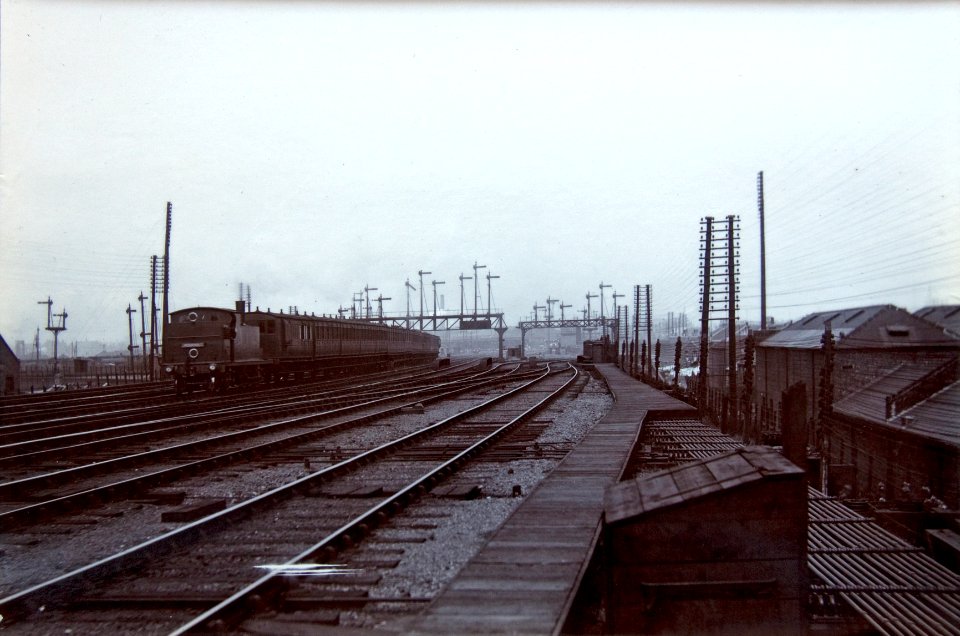172 Leaving the station
