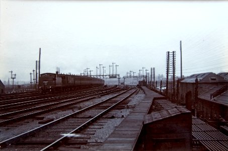 172 Leaving the station