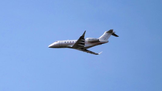 Bombardier BD-100-1A10 Challenger 350 9H-VCO VistaJet Malta from London