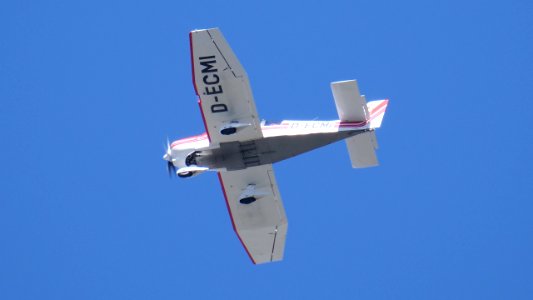 Robin DR400 180R Remorqueur D-ECMI 1