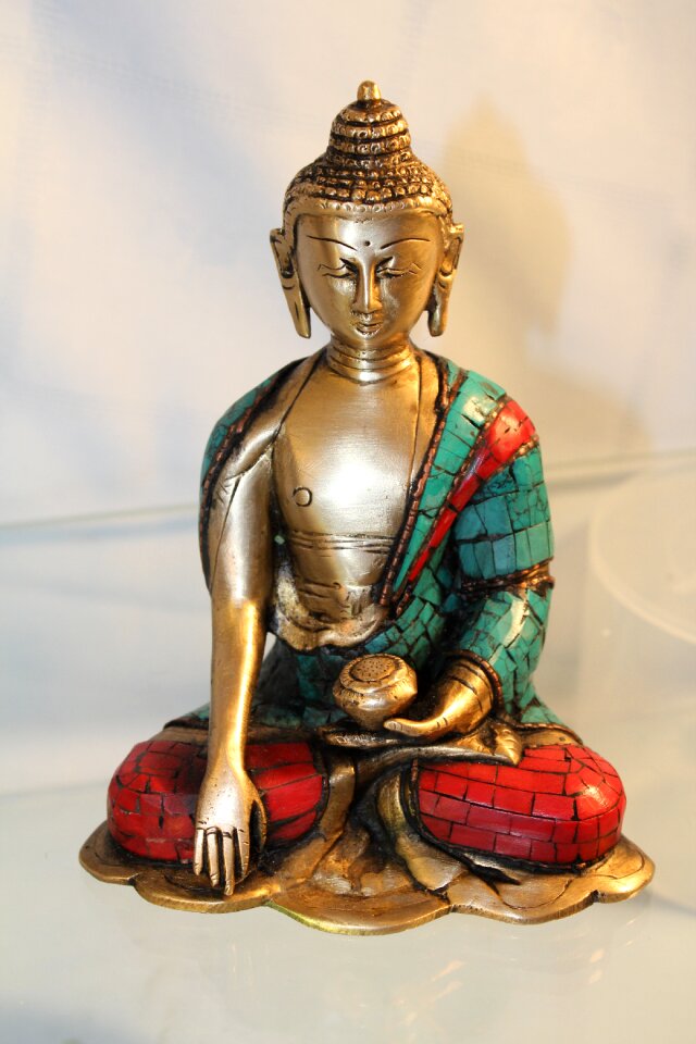 Statue figure fernöstlich