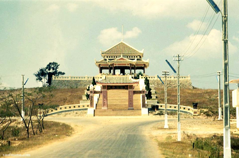 Tomb of The Unknown Soldier, ARVN Military Cemetery, Bien Hoa (pre-'75)