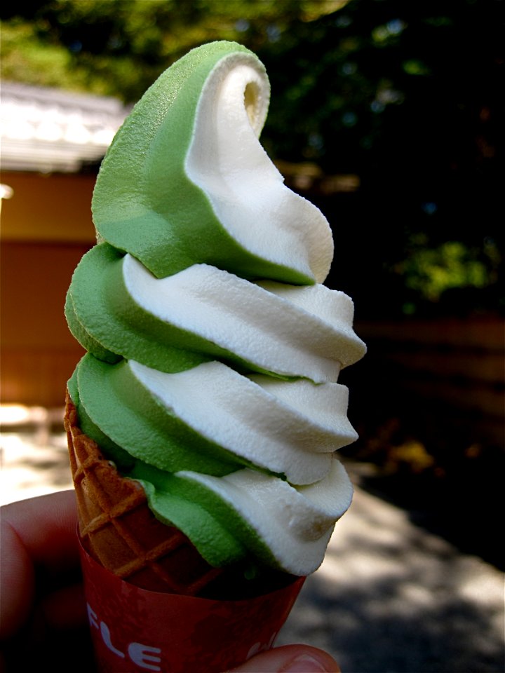Green Tea and Vanilla Ice Cream Swirl