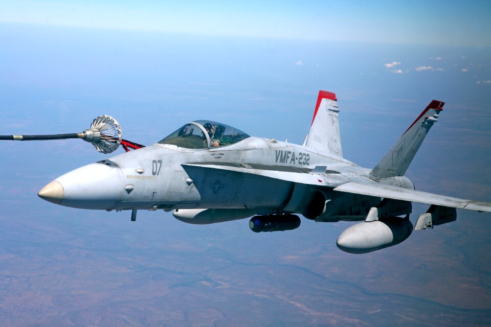 F-18 fighter refueling