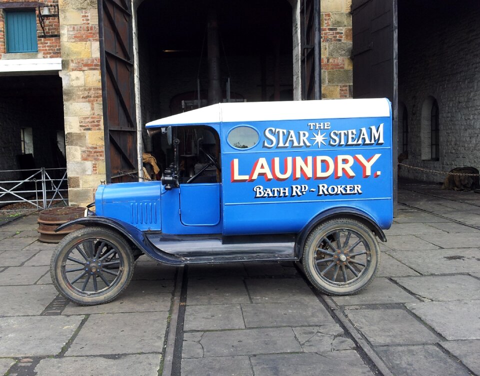 Laundry auto advertising