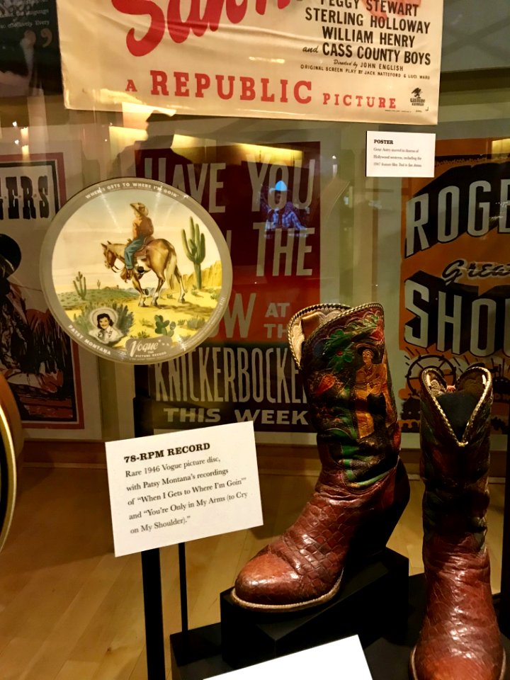 2180821 Nashville country music hall of fame museum