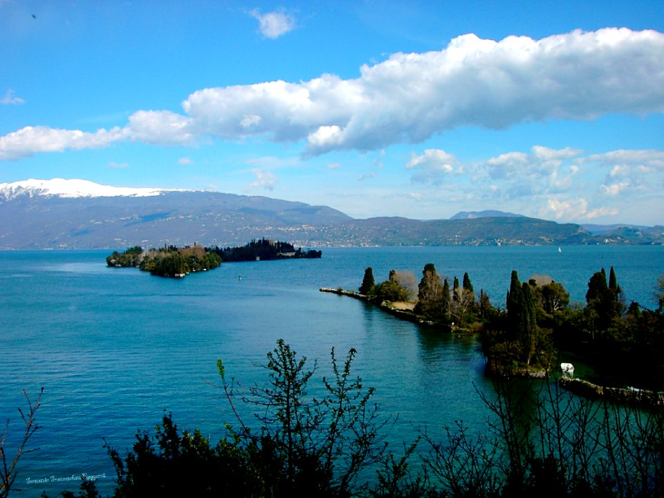 Baia del Vento  Punta dei Crosti e L'Isola Borghese Portese San Felice del Benaco Brescia Lombardia Italia