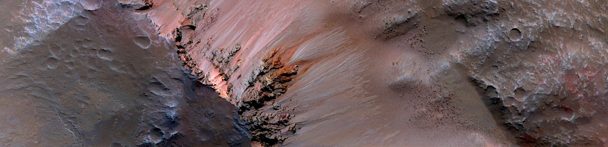 Mars - Uzboi Vallis Breach in Holden Crater Rim photo