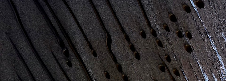 Mars - Barchan and Linear Dunes