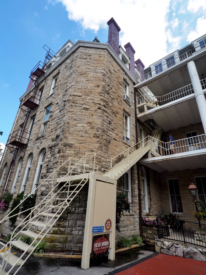 20180830 Eureka Spring Crescent Hotel + Railwat station