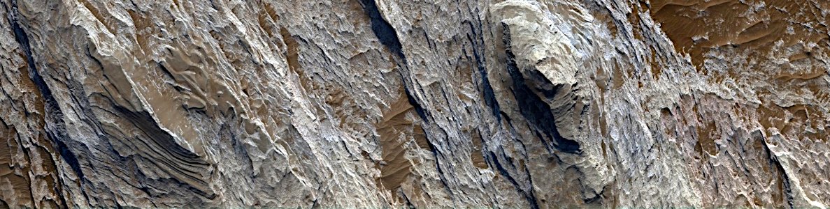 Mars - Light-Toned Sedimentary Layers in Iani Chaos