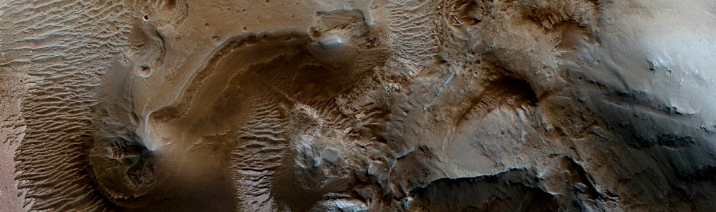 Mars - Light-Toned Deposits along Ius Chasma Wallrock
