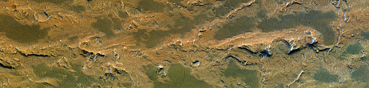 Mars - Ostrov Crater Fans