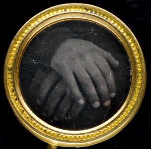 Daguerrotype button (Met Museum 2005.100.78)