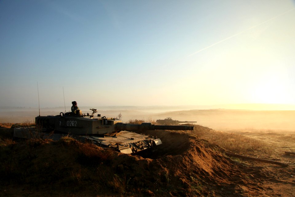 Polish Army´s tanks Leopard II in a defence position