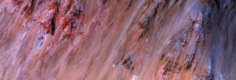 Mars - Slopes in Ganges Chasma