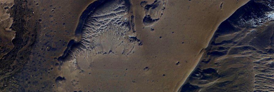 Mars - Light-Toned Layering in Ius Chasma