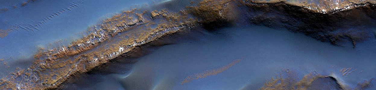 Mars - Arcuate Fractures on Floor of Nili Patera photo
