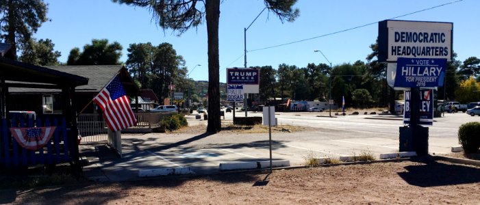 Political Neighbors in Arizona photo