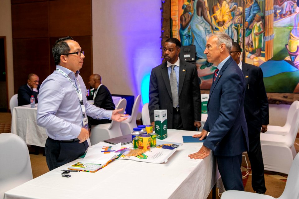20191029-DEPSEC-EMBASSY-GHANA00134