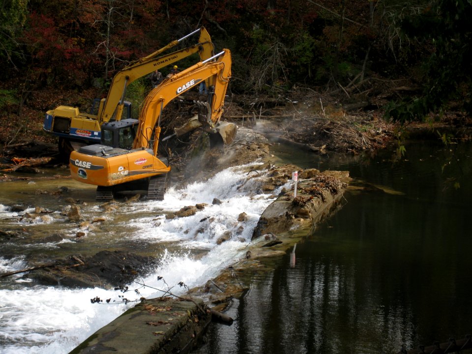 Ramworks Dam on Rifle River - cranes removing dam