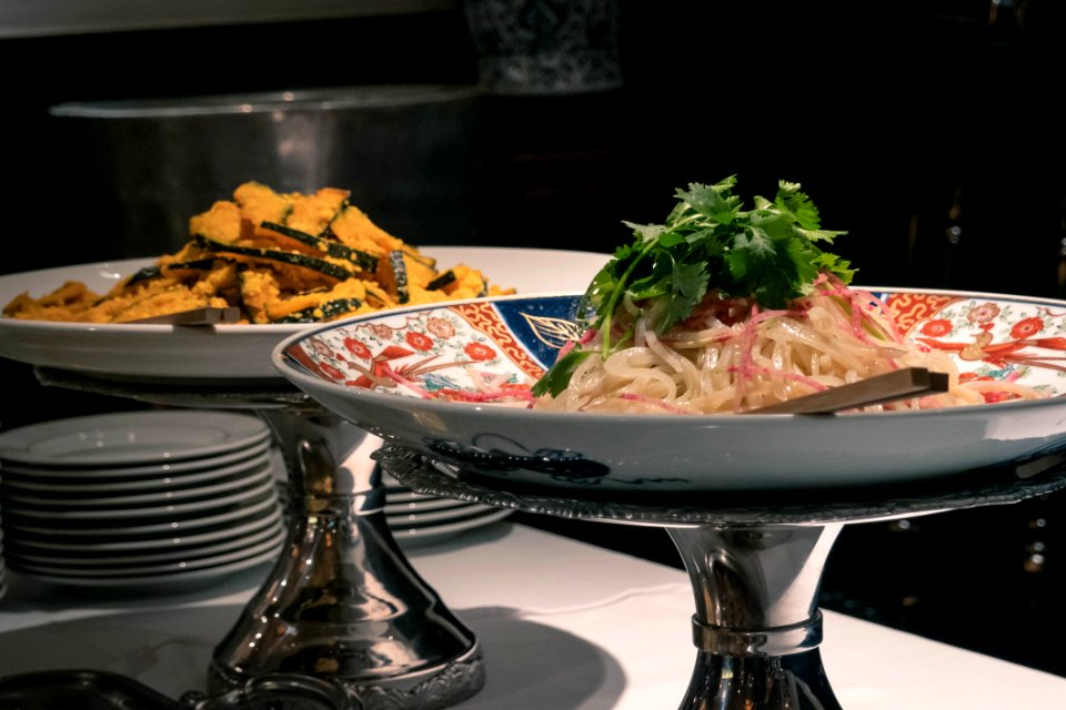 Chinese Dishes, Ginza Blue Lily