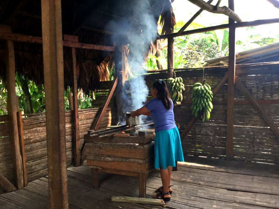 Open-air kitchen, Bri Bri
