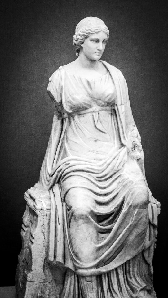 Sculpture antique spirituality