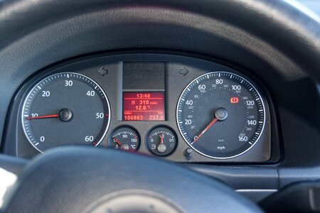 Vehicle steering wheel photo