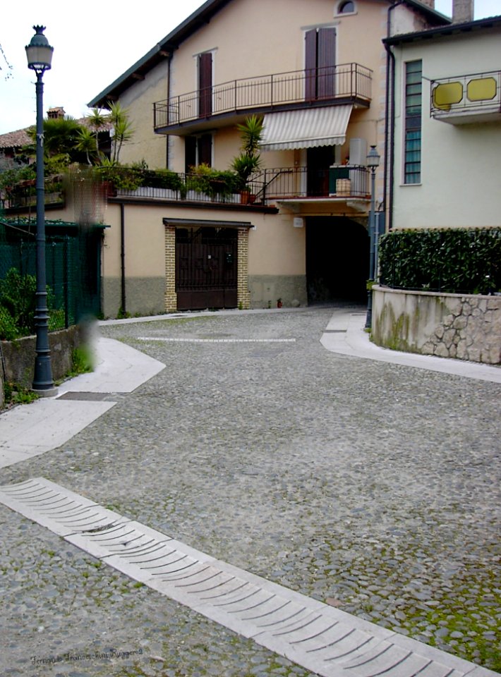 Scorcio di Via Cesare Battisti Portese San felice del Benaco Brescia Lombardia Italia