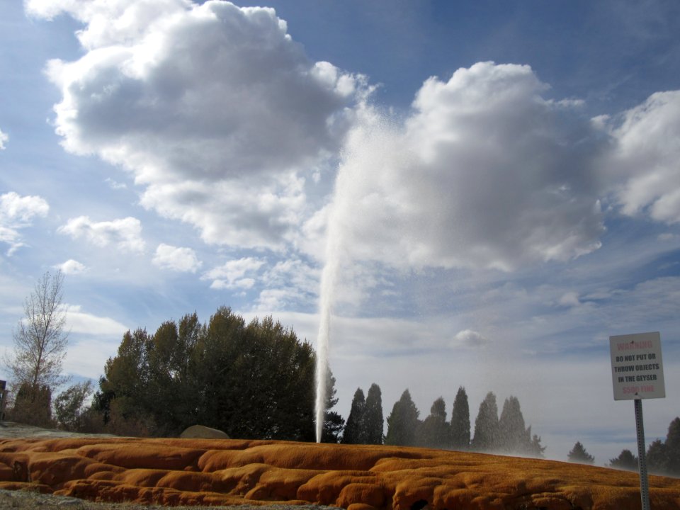 Soda Springs Geyser 1