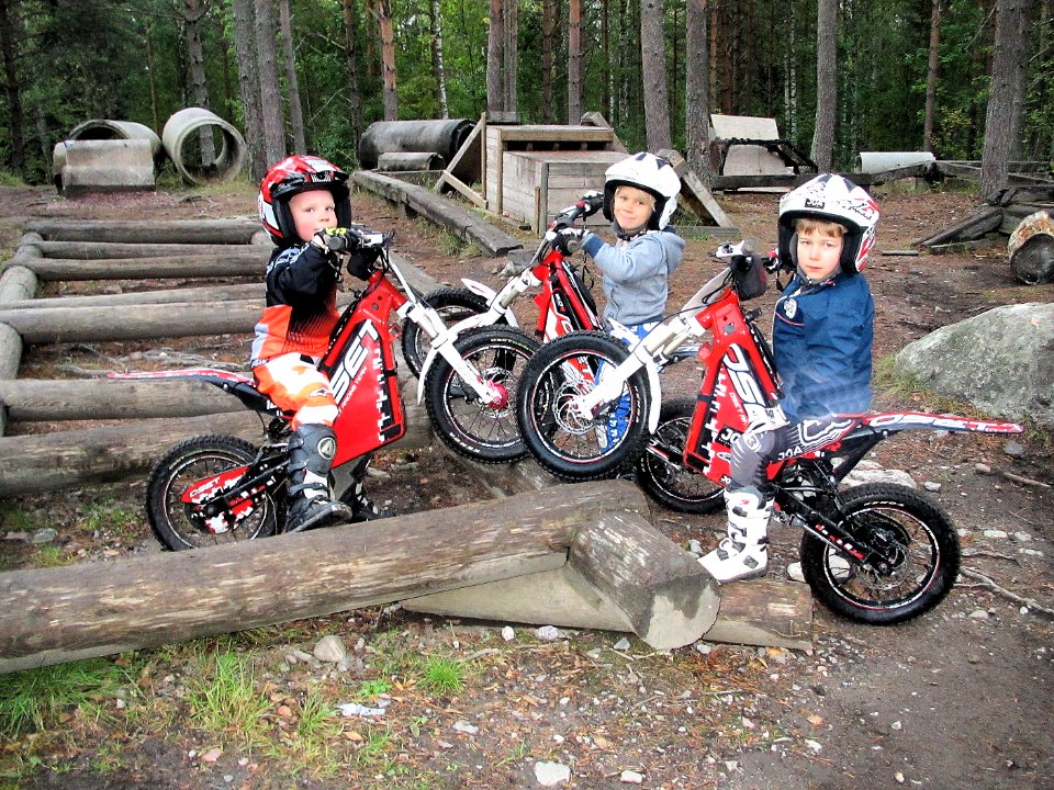 Trial juniors photo