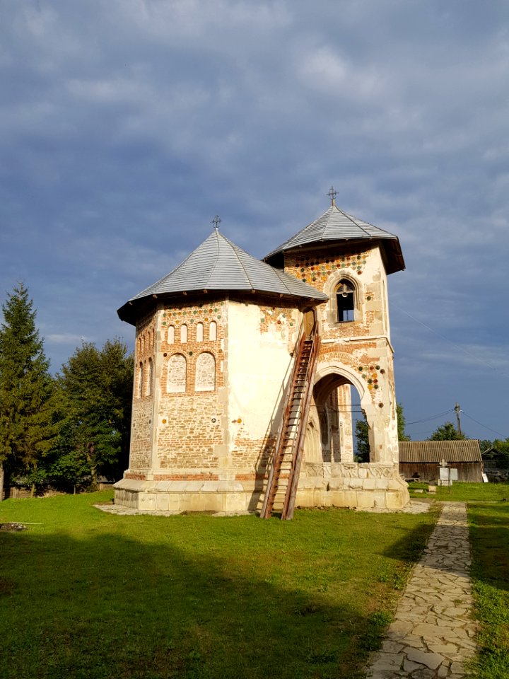 Balinesti Church