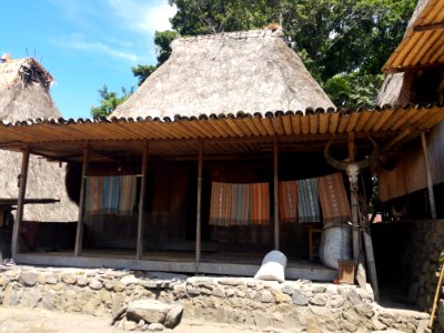 Traditionelles Haus mit Textilien photo