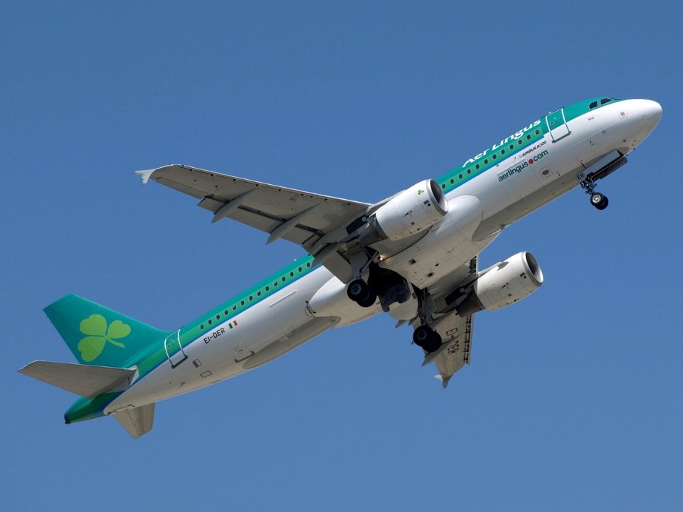 AIRBUS A320 AER LINGUS EI-DER