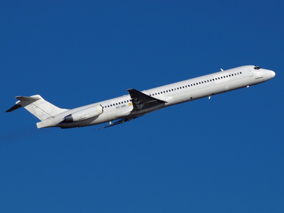 MCDONNELL DOUGLAS MD-83 SWIFTAIR EC-JUG