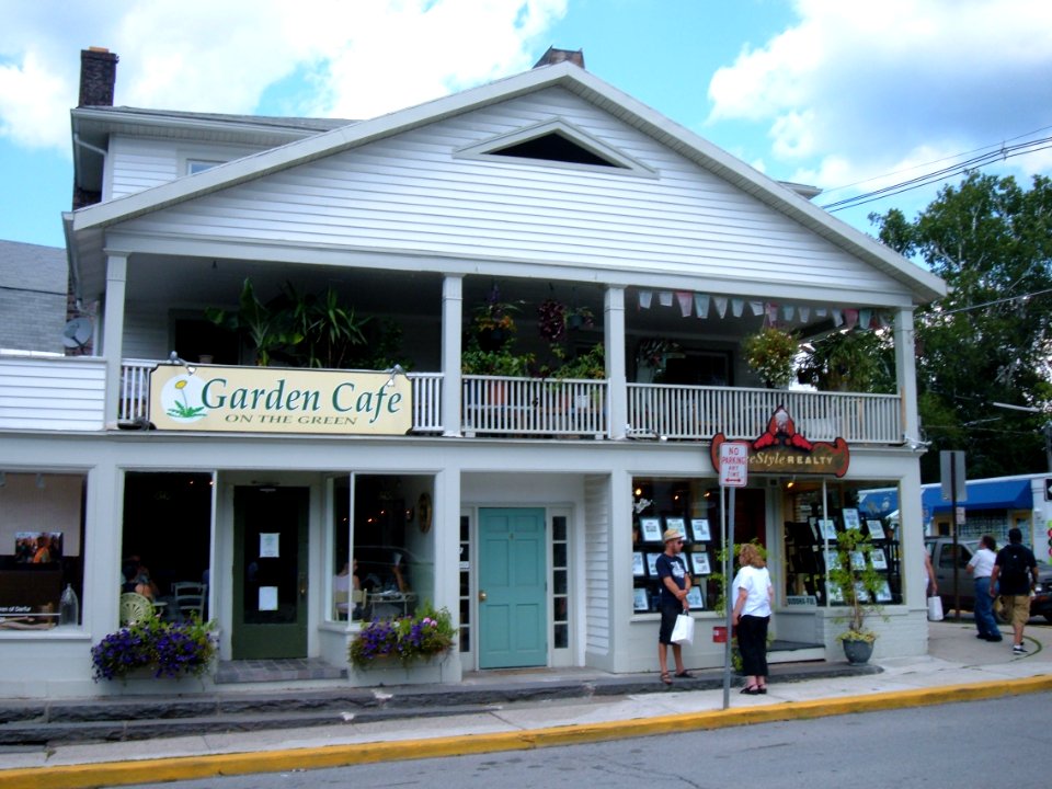 Central Woodstock