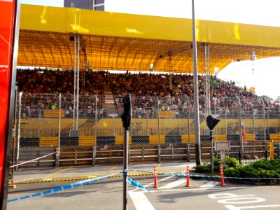 Autorennen-Tribüne