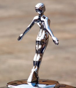 Triumph Roadster 2000 cc 1949 radiator cap statue right back-000050