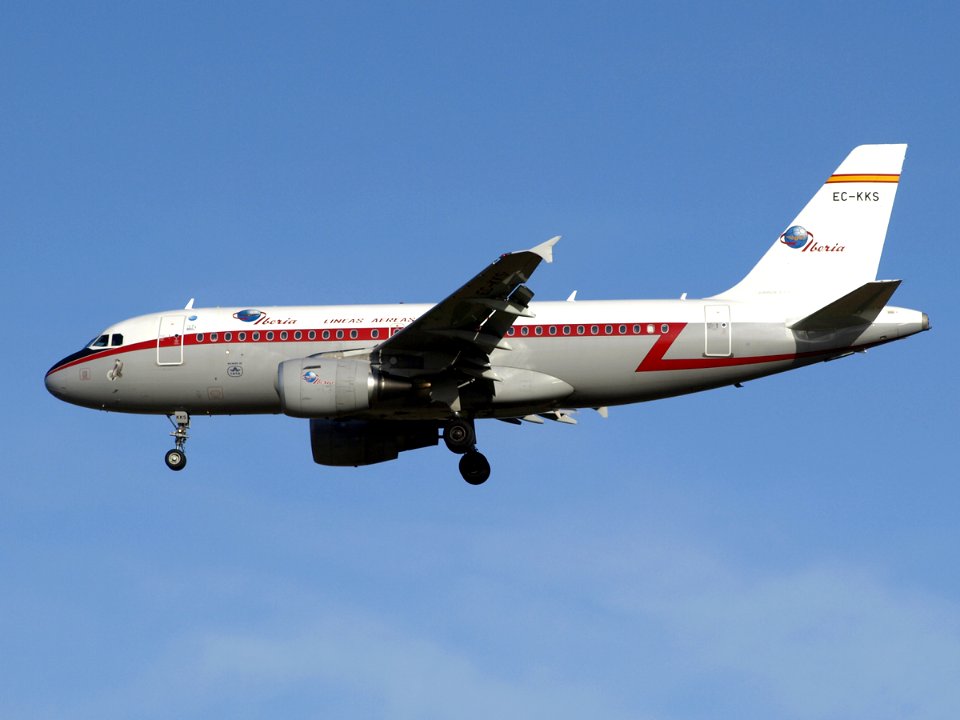 AIRBUS A319 IBERIA EC-KKS