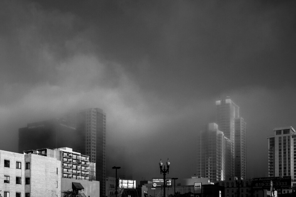 Skyline city black and white