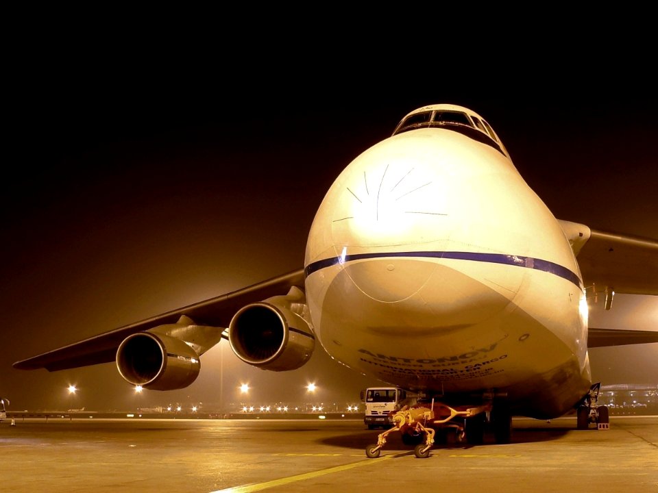 ANTONOV AN-124-100 RUSLAN UR-82073