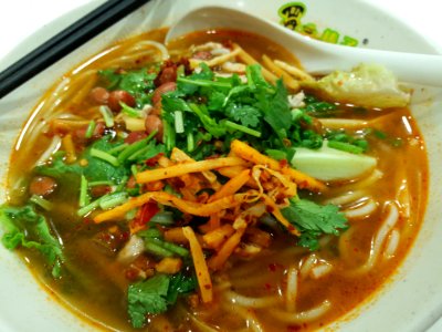 Nudelsuppe mit Chili