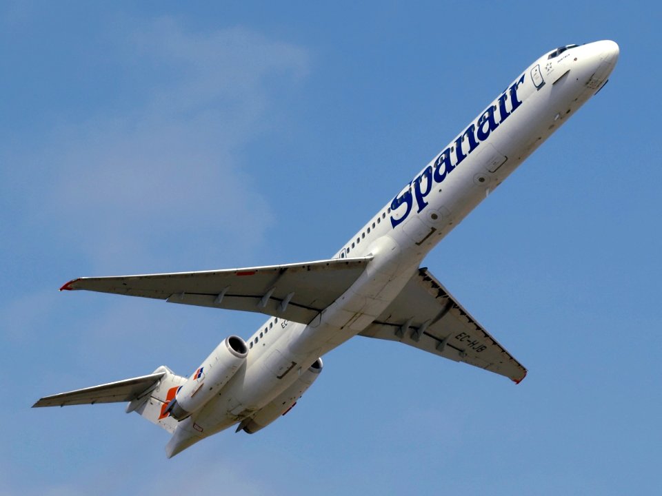 MCDONNELL DOUGLAS MD-82 SPANAIR EC-HJB