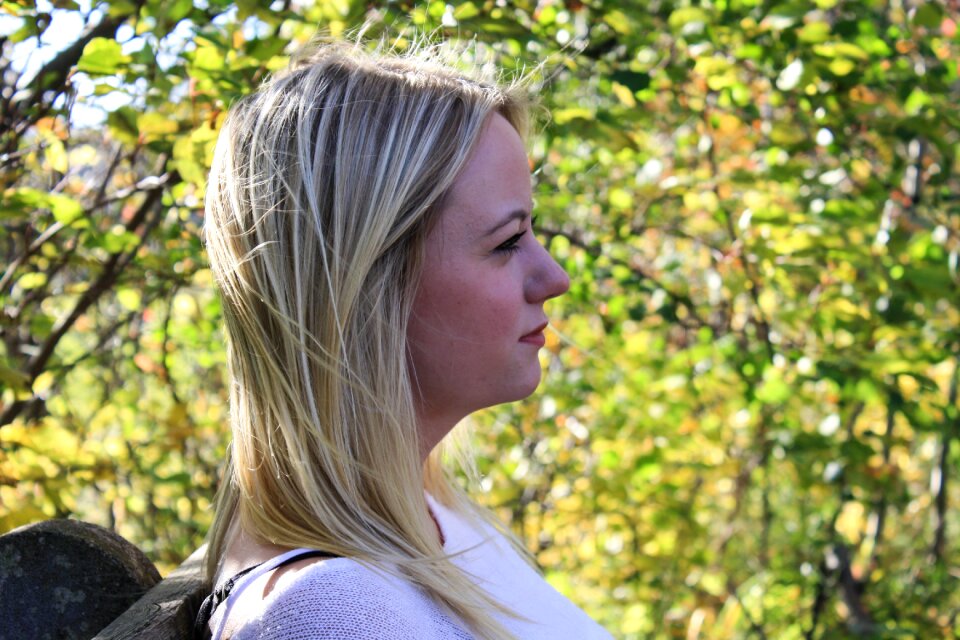 Side-profile thought-provoking thinking woman