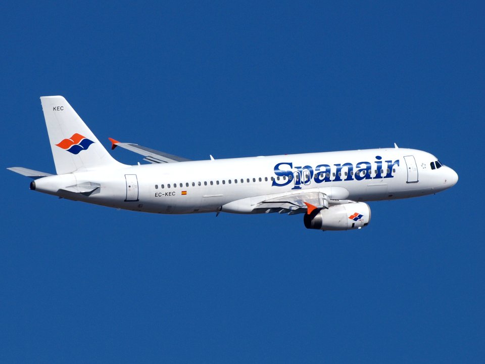 AIRBUS A320 SPANAIR EC-KEC