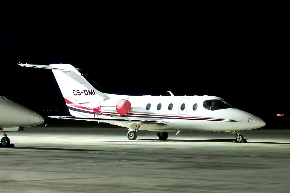 RAYTHEON HAWKER 400XP NETJETS EUROPE CS-DMI