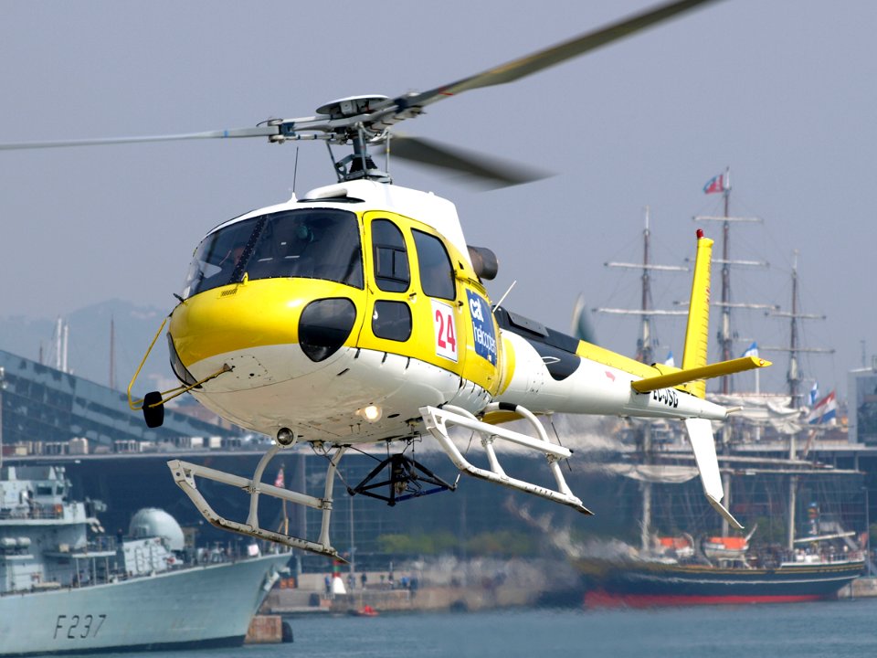 AEROSPATIALE AS 350B3 ECUREUIL SKY HELICOPTEROS EC-JSG