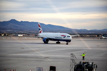 British Airways Boeing 777-200 photo
